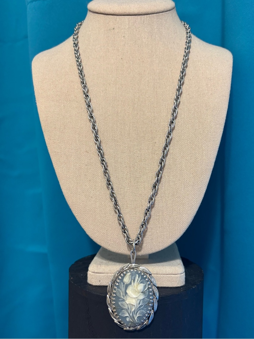 Whiting & Davis necklace carved blue cameo flower rose silver tone 25” vintage